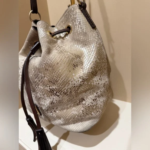 Dooney & Bourke Neutral Snake-Print Drawstring Bucket Bag *read for condition* - Picture 3 of 13